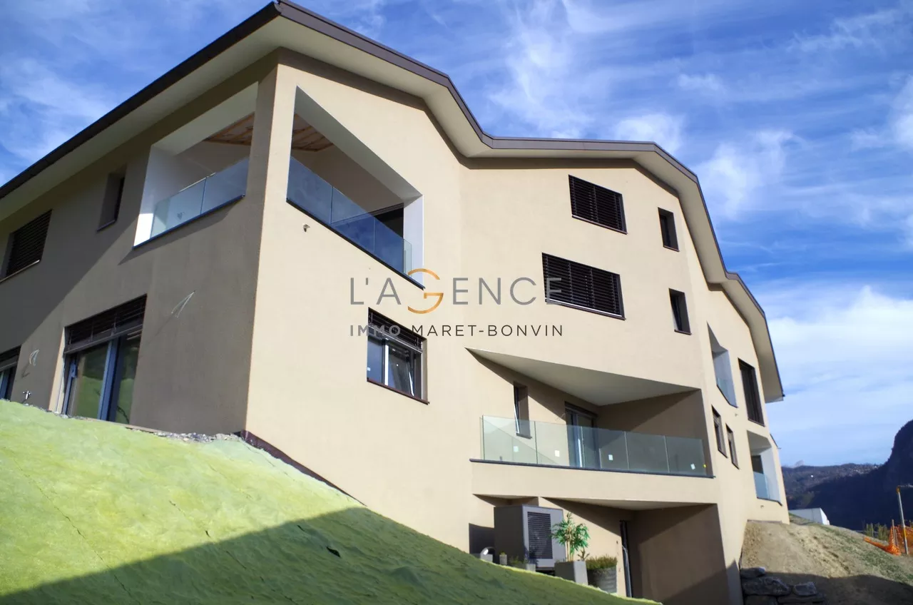 APPARTEMENT NEUF AVEC VUE PANORAMIQUE DE 4,5 PCES - SIGNESE