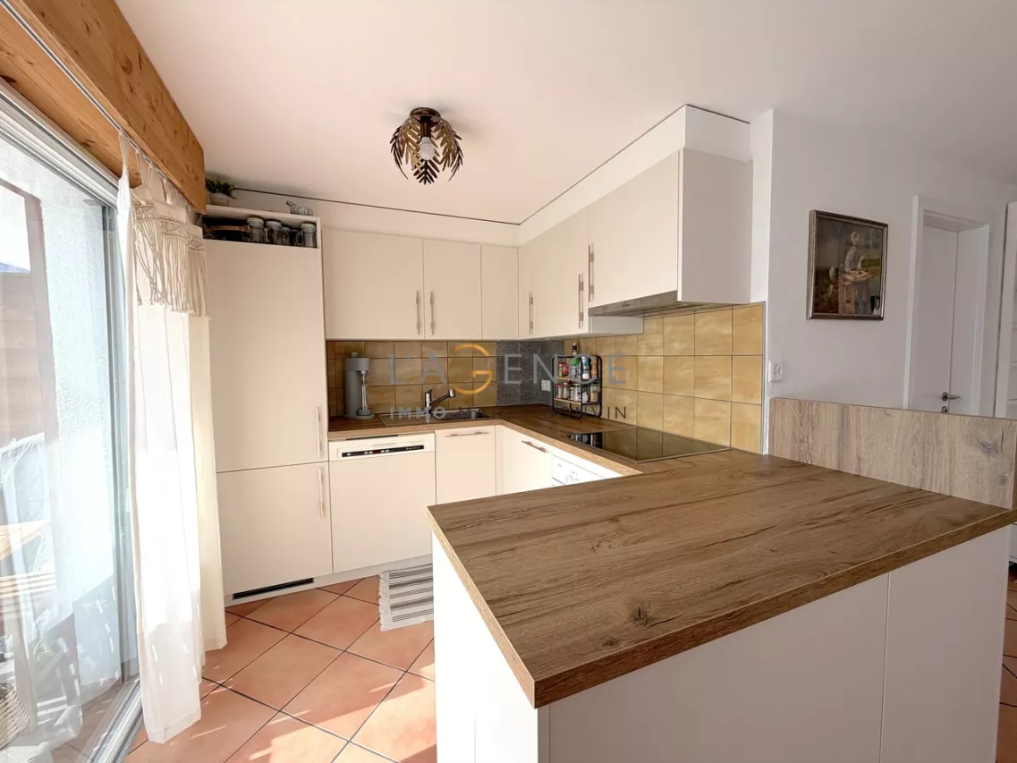 APPARTEMENT DE 4,5 PCES AVEC TERRASSE DE 9 M2