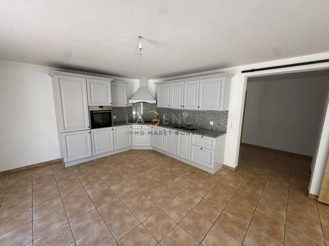 Grand et lumineux appartement de 4.5 pièces