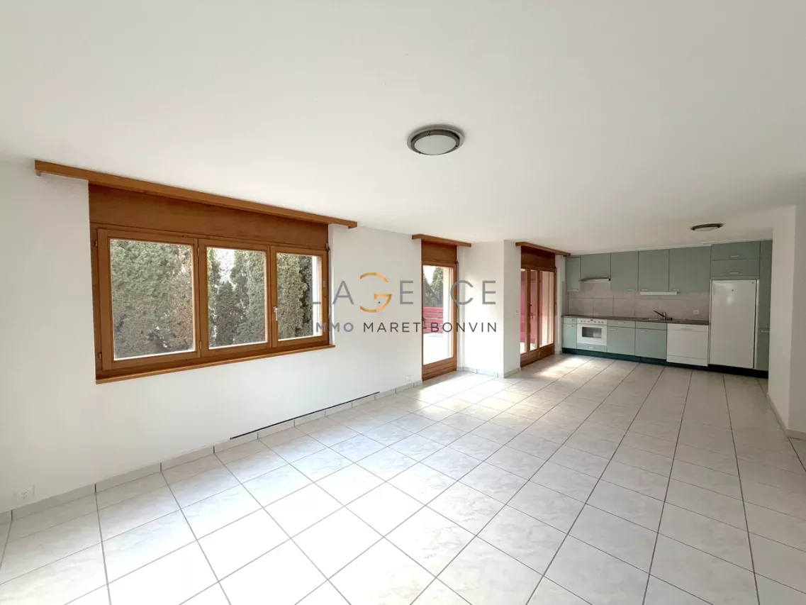 APPARTEMENT DE 3,5 PCES AVEC TERRASSE DE 40 M2