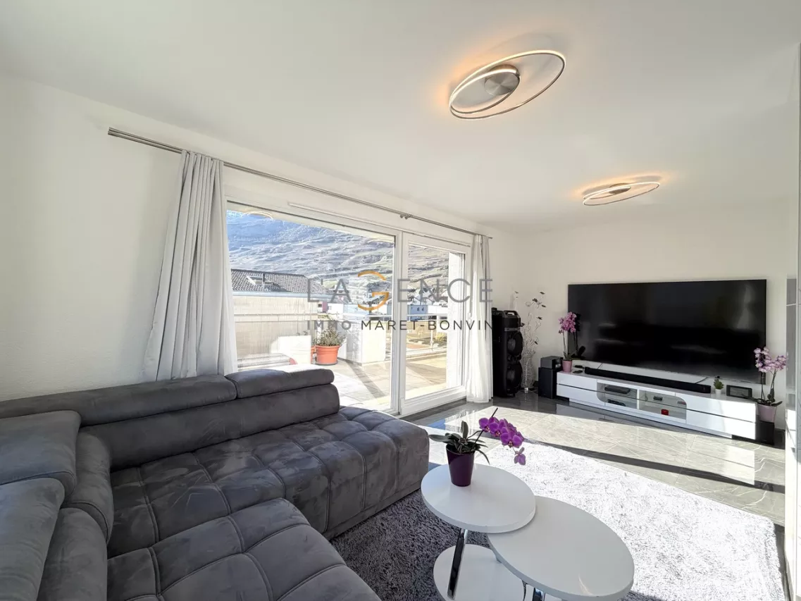 ATTIQUE DE 5,5 PCES AVEC TERRASSE A 360 DEGRES DE 130M2