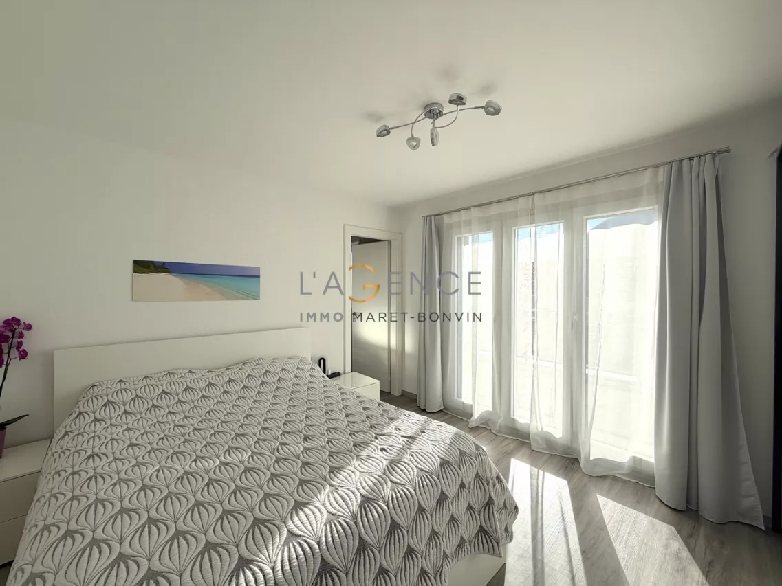 ATTIQUE DE 5,5 PCES AVEC TERRASSE A 360 DEGRES DE 130M2