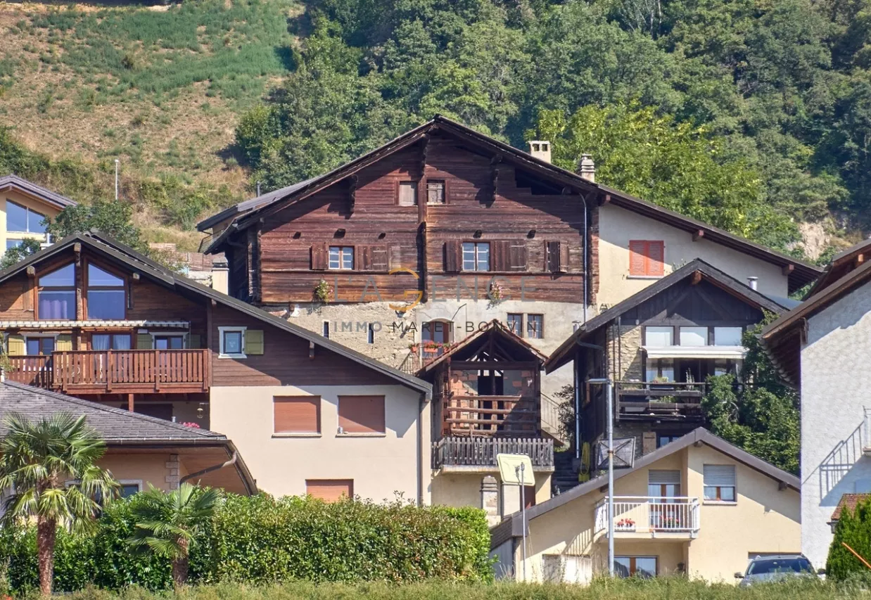 MAISON VILLAGEOISE DE CARACTERE A ST-GERMAIN ( SAVIESE )