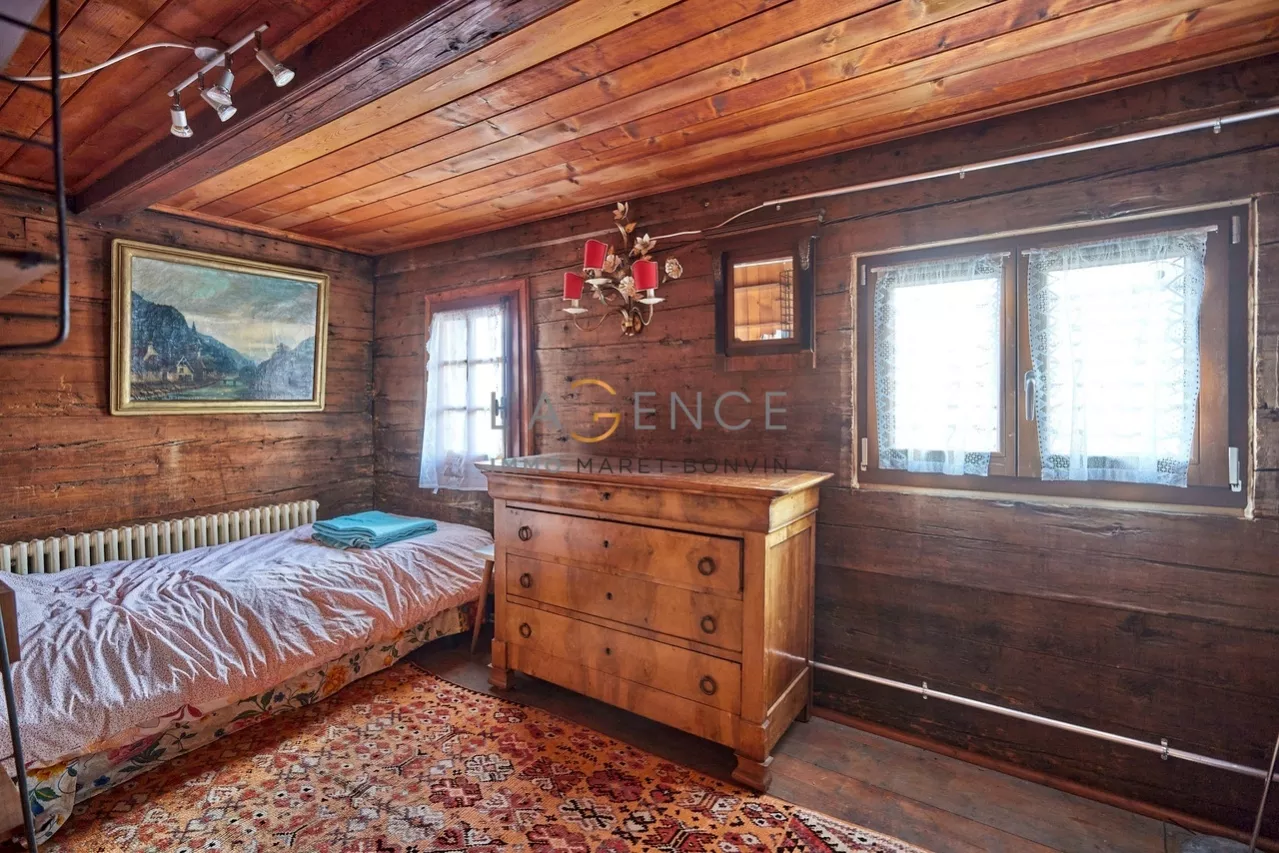 MAISON VILLAGEOISE DE CARACTERE A ST-GERMAIN ( SAVIESE )