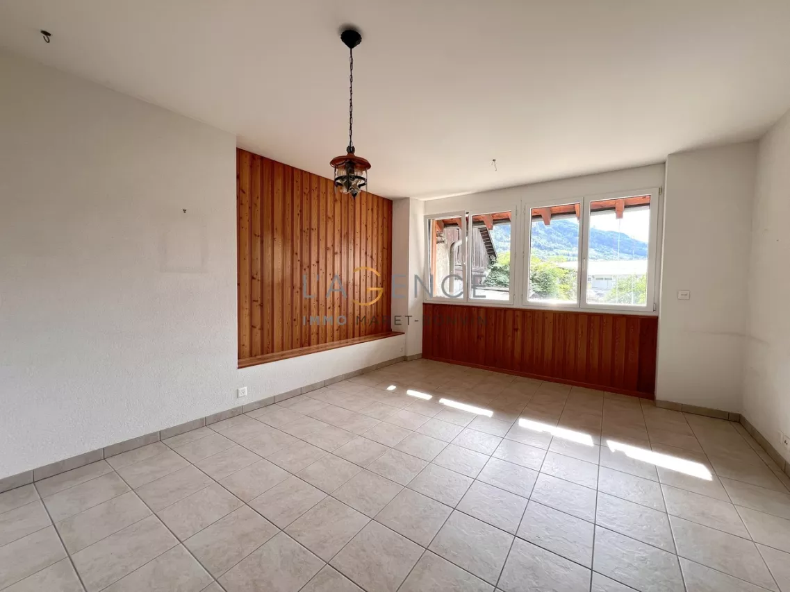 MAISON VILLAGEOISE RENOVE AVEC JARDIN DE 100M2