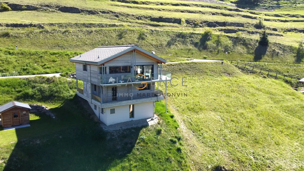 CHALET D'EXCEPTION AVEC VUE PANORAMIQUE