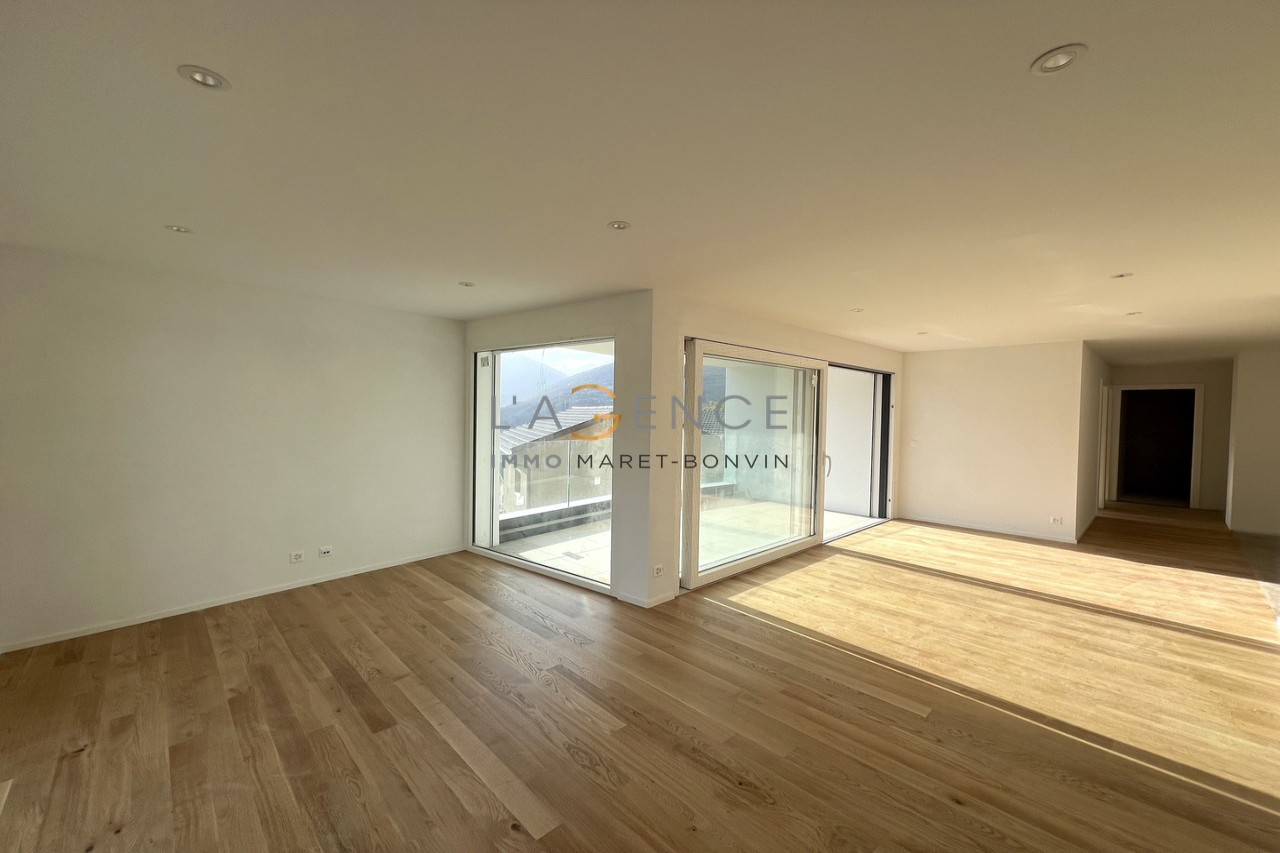 APPARTEMENT NEUF AVEC VUE PANORAMIQUE DE 4,5 PCES - SIGNESE