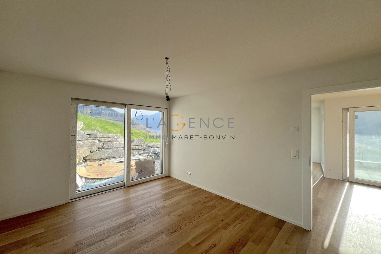 APPARTEMENT NEUF AVEC VUE PANORAMIQUE DE 4,5 PCES - SIGNESE