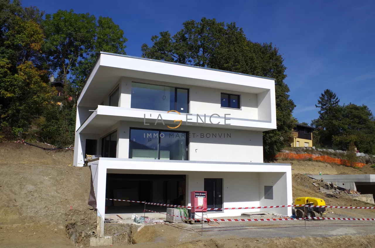 VILLA CONTEMPORAINE DE 274 M2