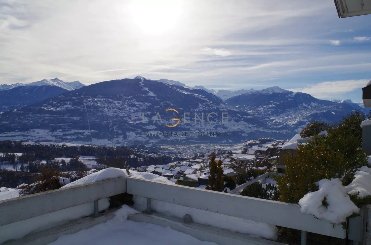 SAVIESE - ATTIQUE DE 4,5 PCES EN DUPLEX AVEC VUE PANORAMIQUE