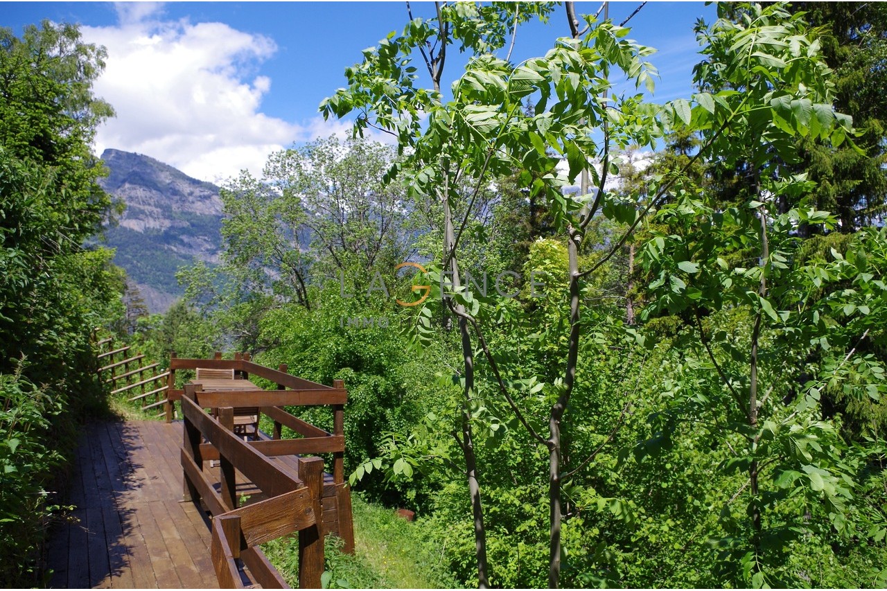 CHALET EN PLEINE NATURE DE 120 M2 SUR UN TERRAIN DE 1609M2