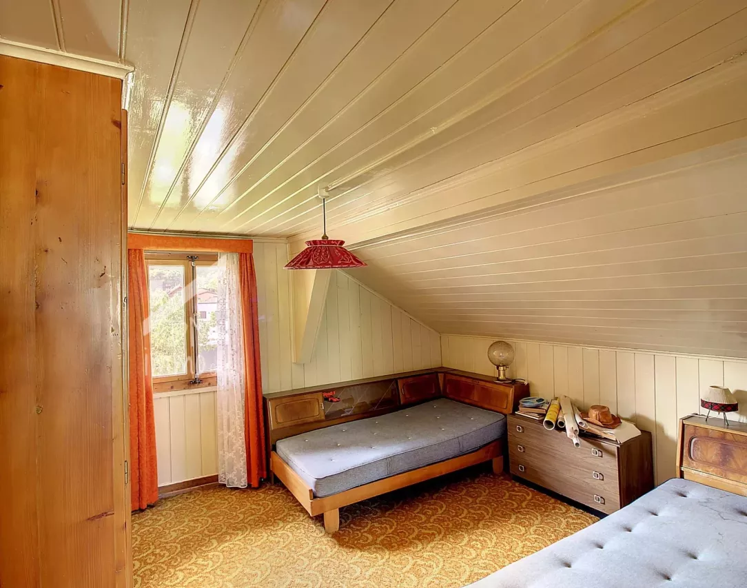 Emplacement recherché pour ce chalet à rénover, agrandissement possible