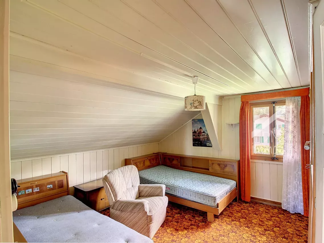 Emplacement recherché pour ce chalet à rénover, agrandissement possible