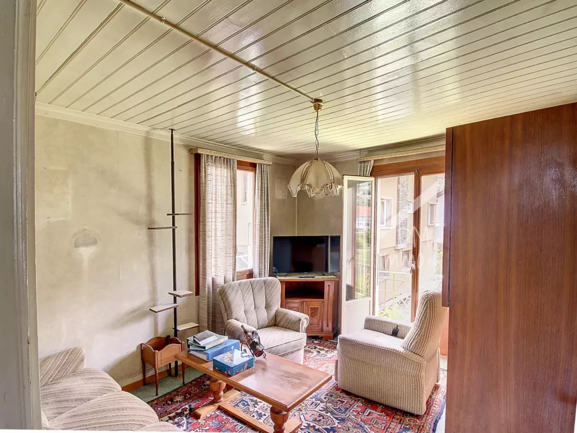 Emplacement recherché pour ce chalet à rénover, agrandissement possible