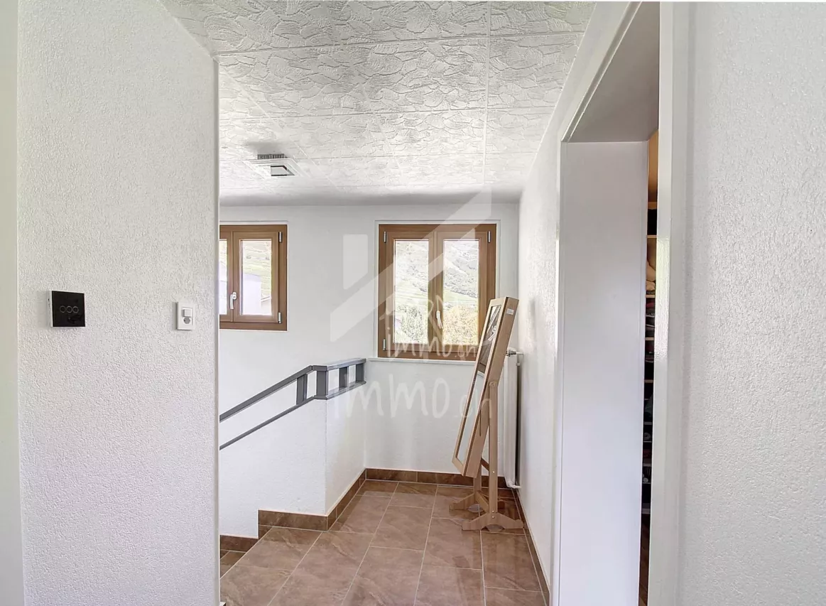 Maison de village rénovée + studio + petite grange à rénover