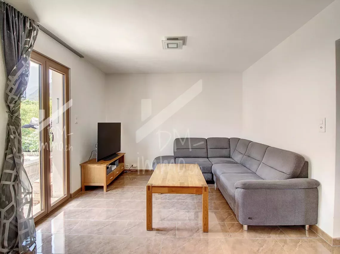 Maison de village rénovée + studio + petite grange à rénover