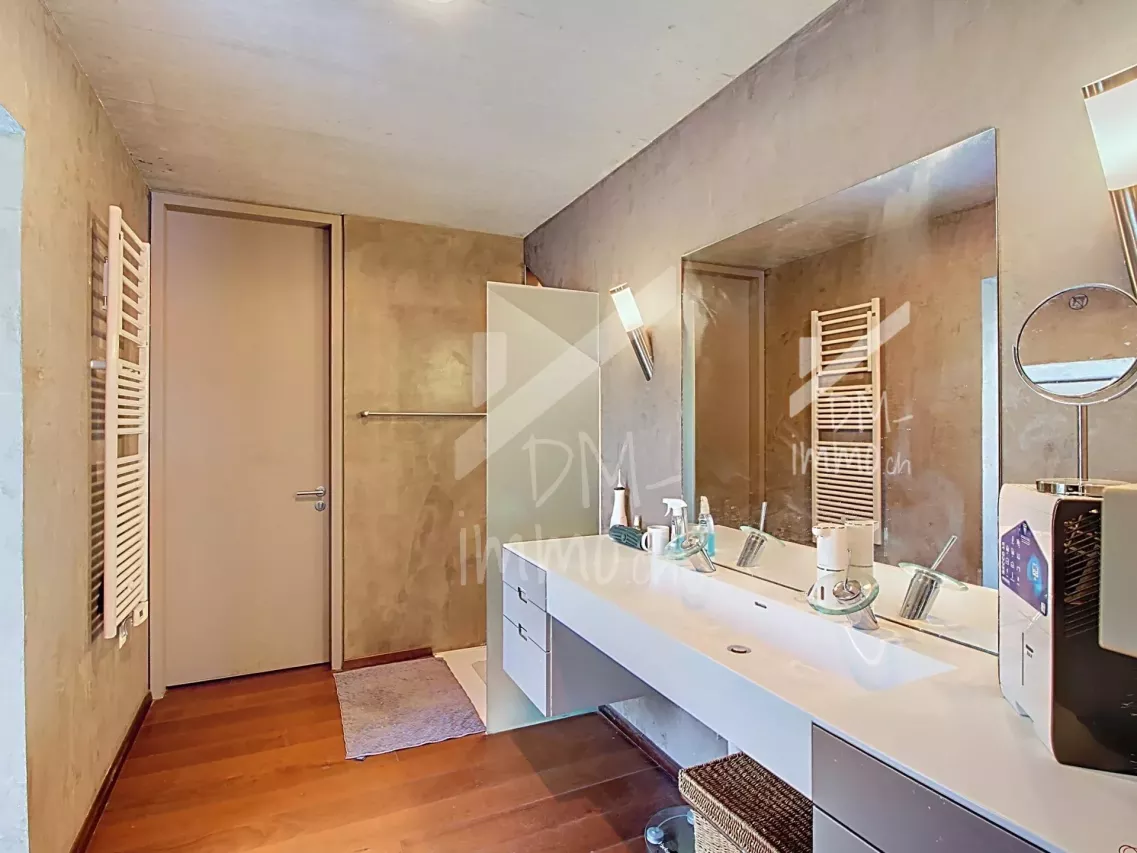 Villa d'architecte de 200 m2, superbe vue lac