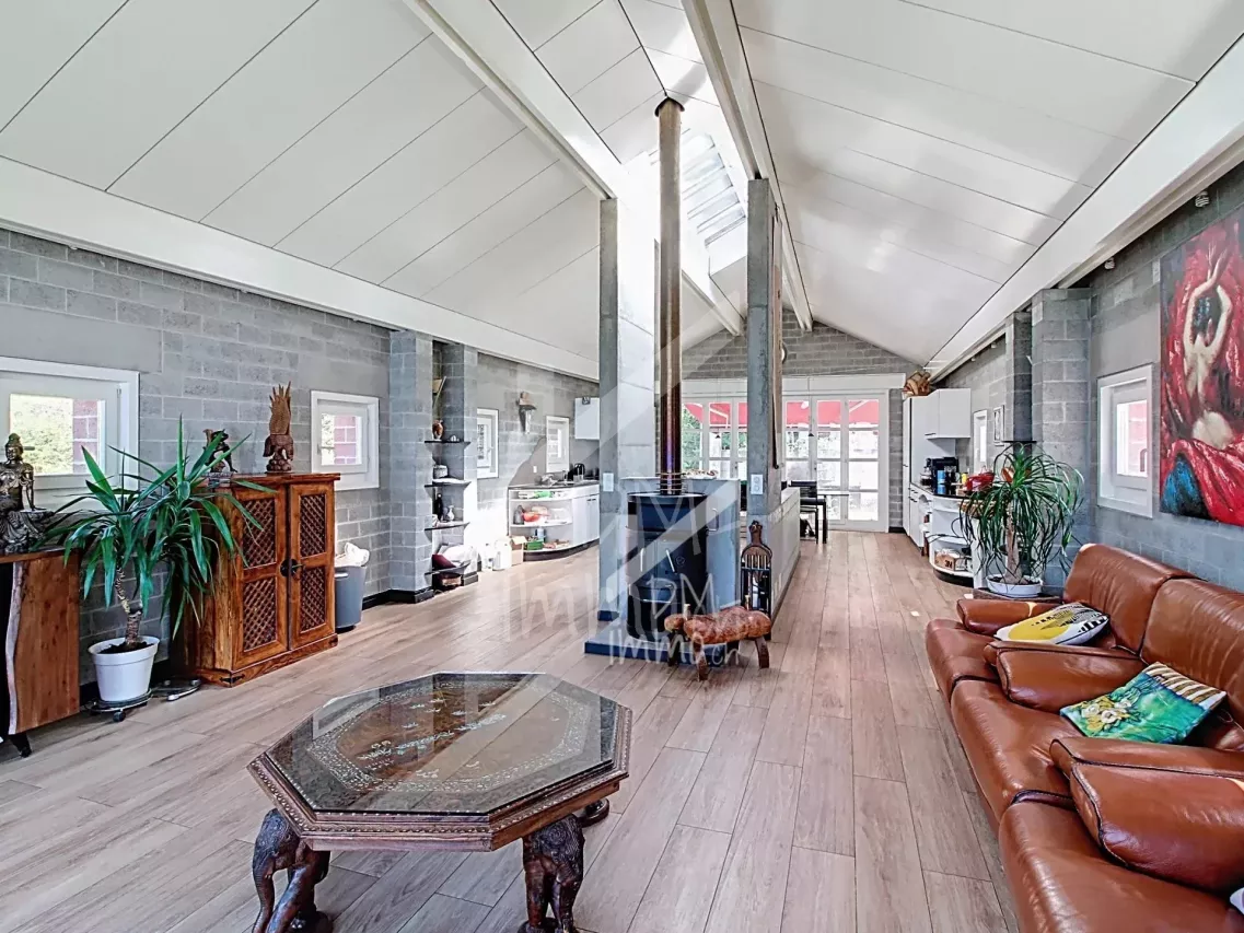 Villa d'architecte de 200 m2, superbe vue lac