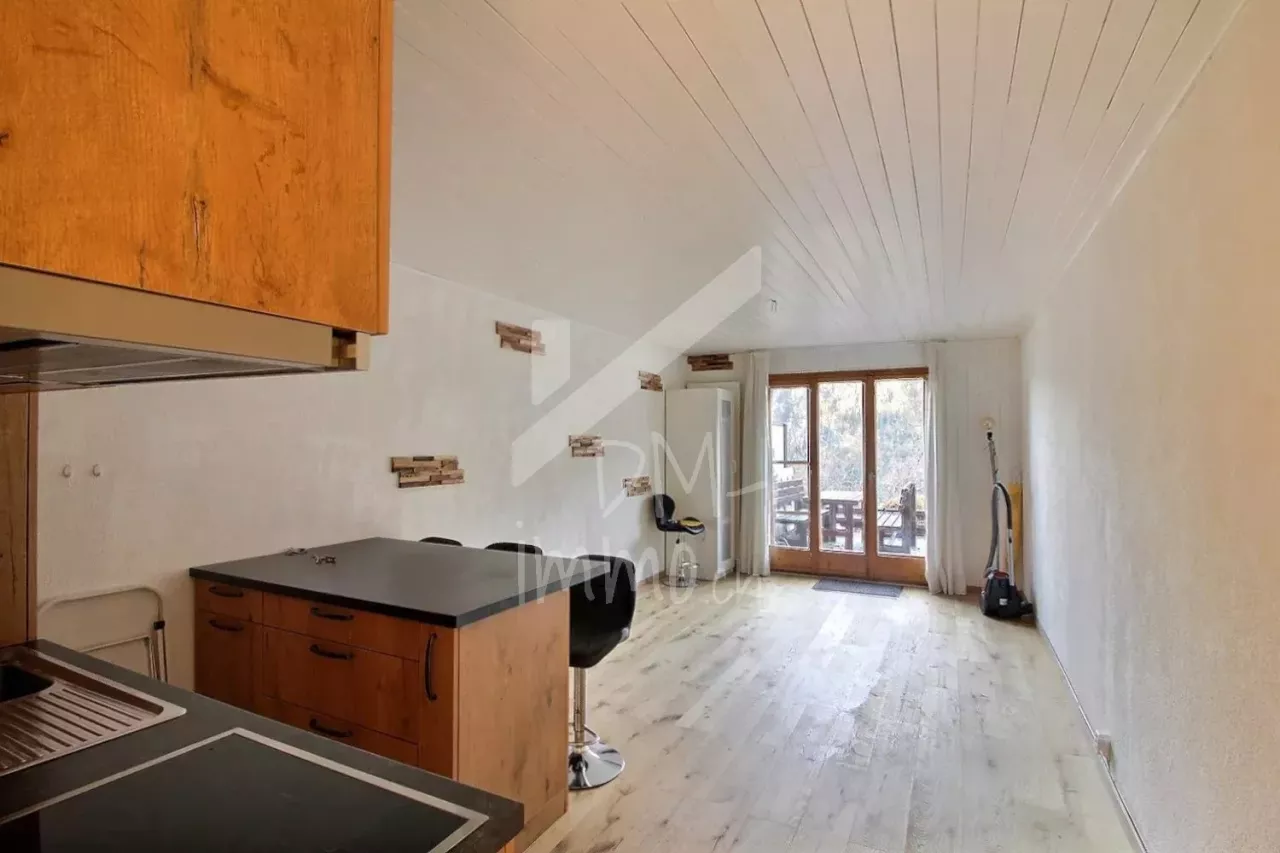 Studio rénové avec Balcon