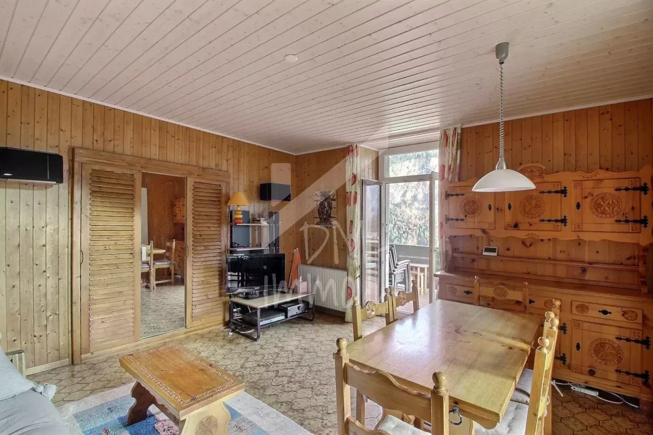 Appartement 2,5 P rénové, grande terrasse sud et véranda