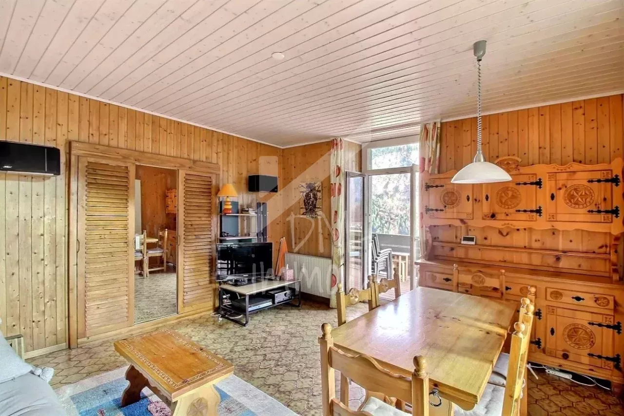 Appartement 2,5 P rénové, grande terrasse sud et véranda