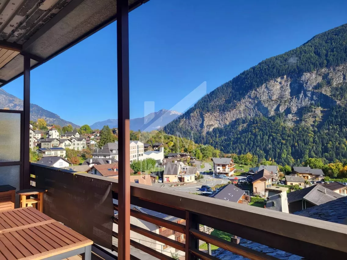 Appartement 2,5p rénové, grande terrasse sud