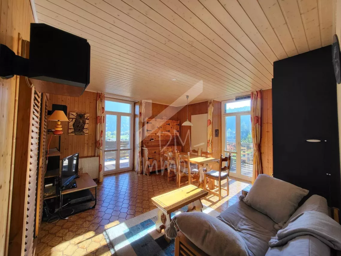 Appartement 2,5p rénové, grande terrasse sud