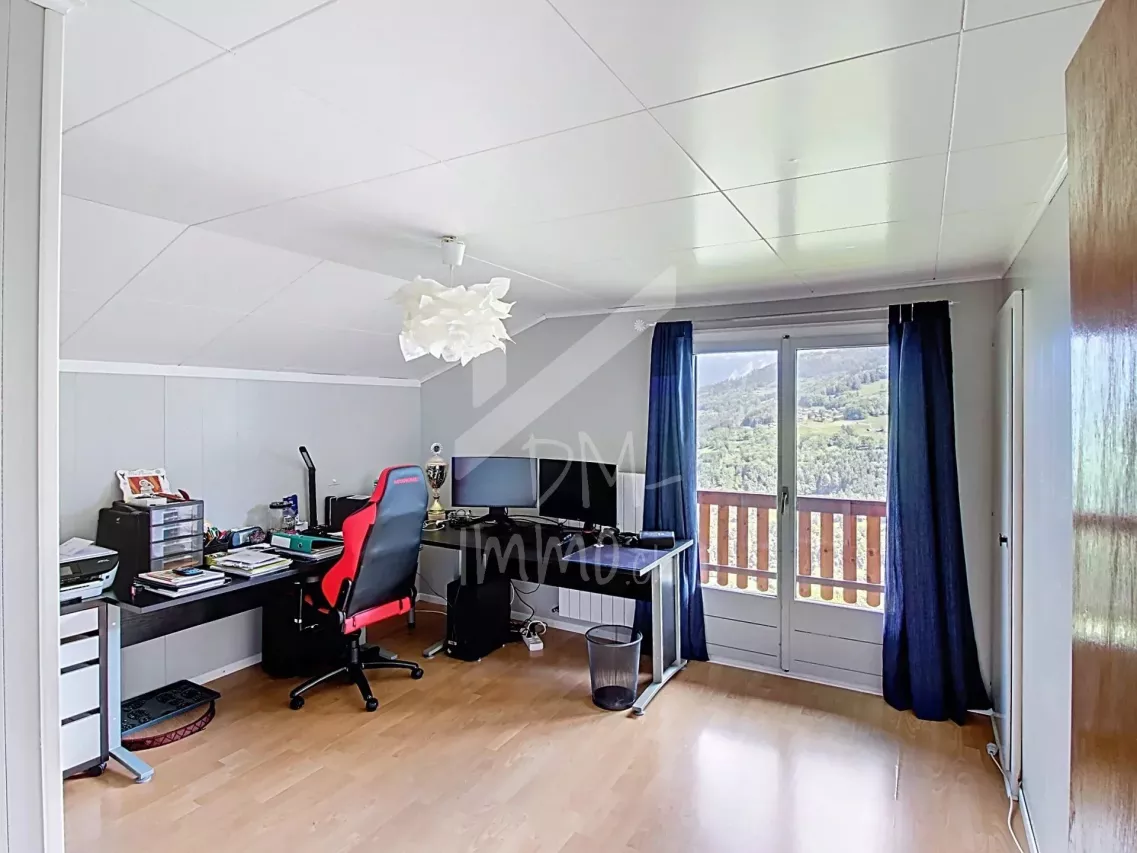 Chalet en madrier, vue exceptionnelle et imprenable