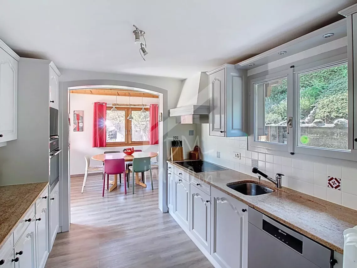 Chalet en madrier, vue exceptionnelle et imprenable