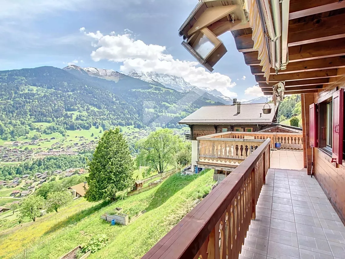 Chalet en madrier, vue exceptionnelle et imprenable