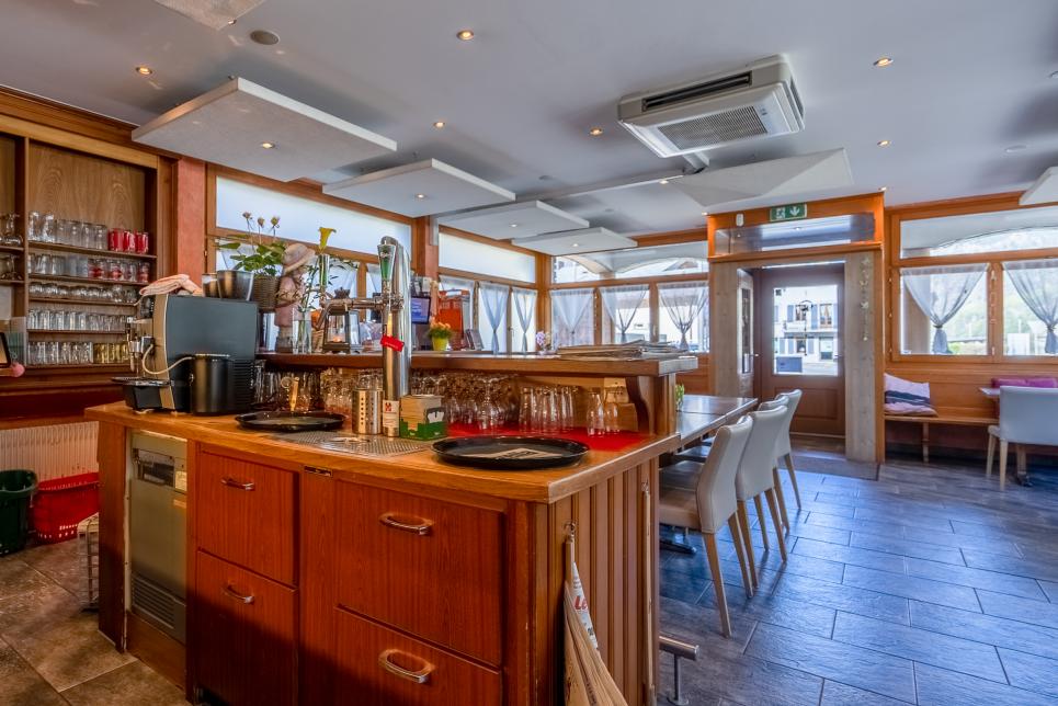 Restaurant 487.85 m2 à Sembrancher