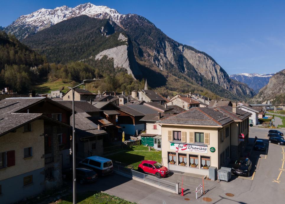 Restaurant 487.85 m2 à Sembrancher