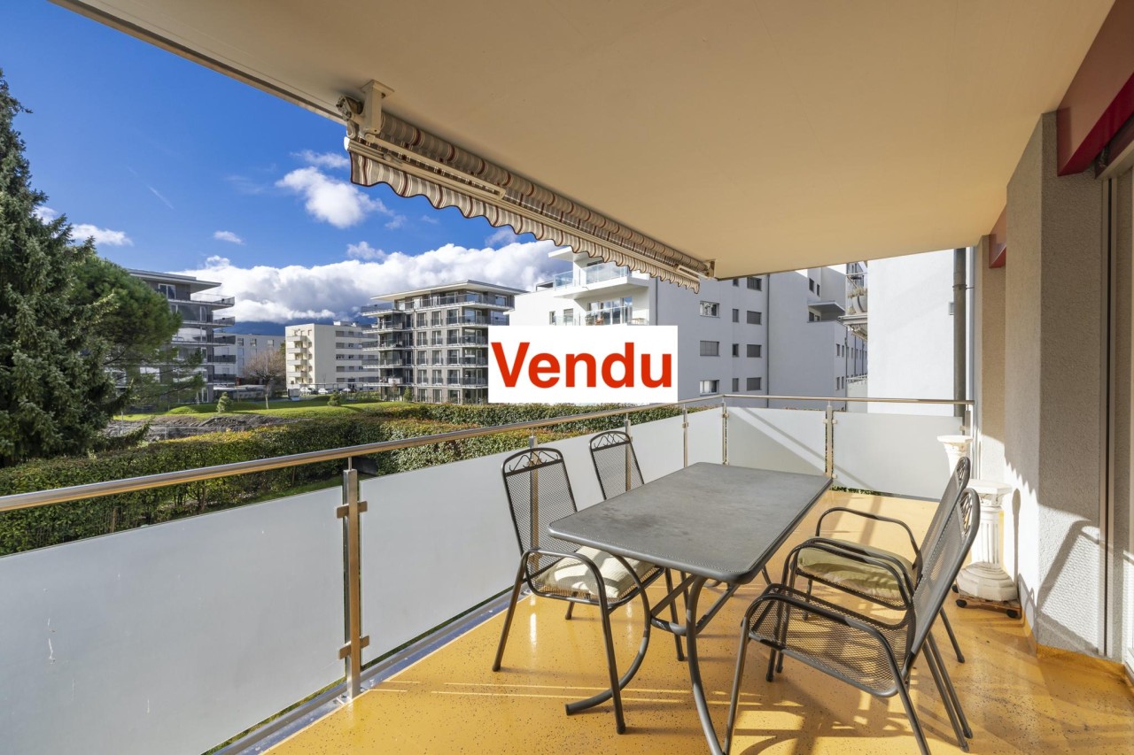 APPARTEMENT DE 3.5 PIECES TRAVERSANT AVEC BALCON SUD