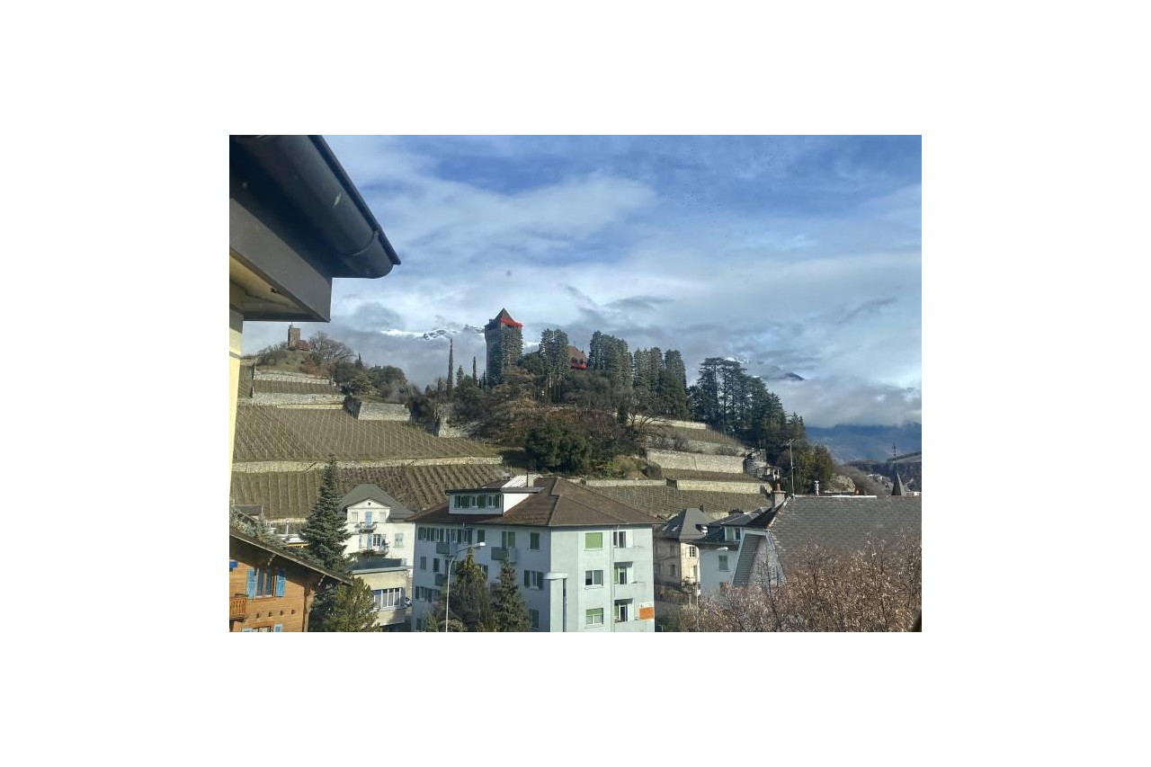 Magnifique attique-loft rénové en centre-ville de Sierre