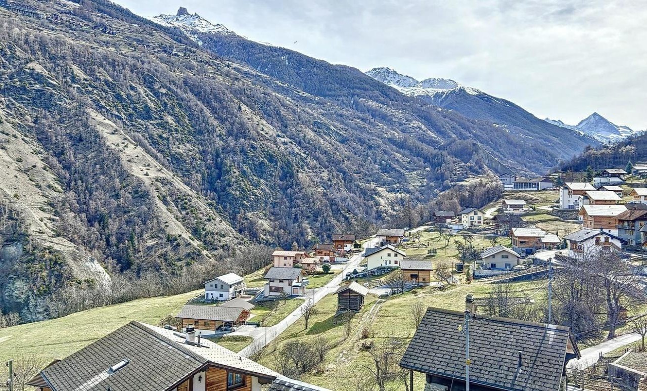 Duplex meublé de charme avec vue panoramique sur les Alpes