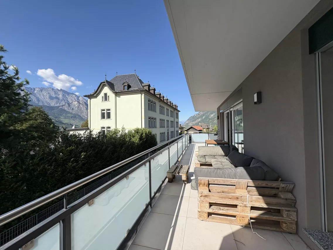 Cosy appartement de 4.5 pièces avec superbe balcon de 35 m2