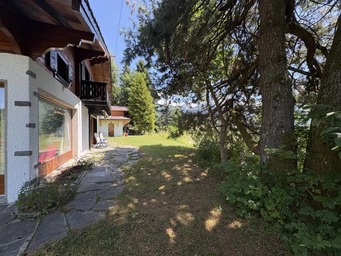 Chalet cocoon sur 1600 m2 de terrain, superbe vue