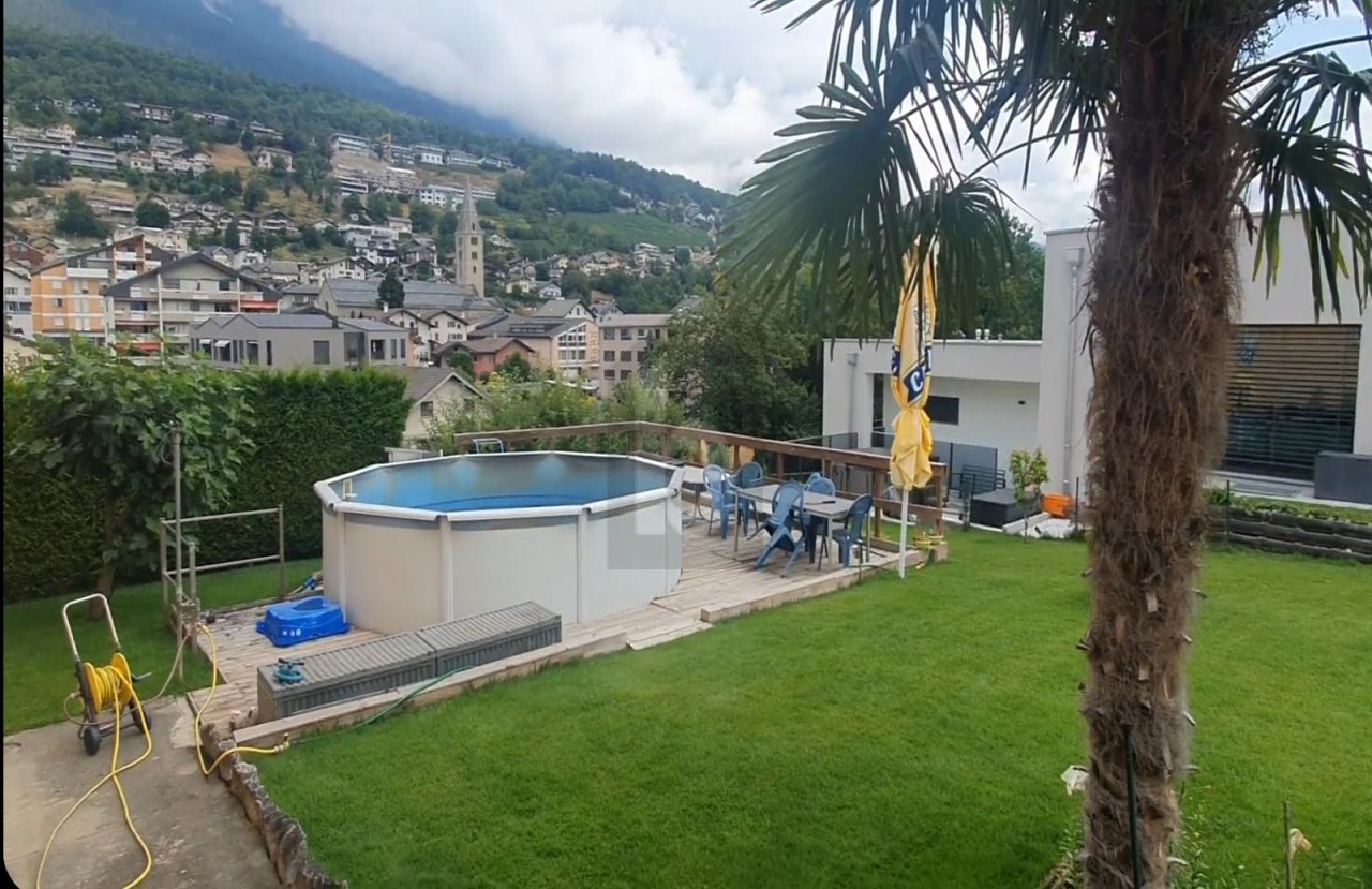 AU SEIN D'UN QUARTIER CALME - AVEC PISCINE