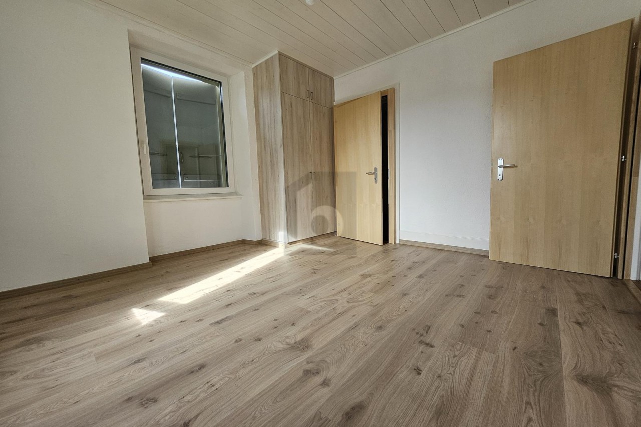 APPARTEMENT ATYPIQUE REFAIT À NEUF