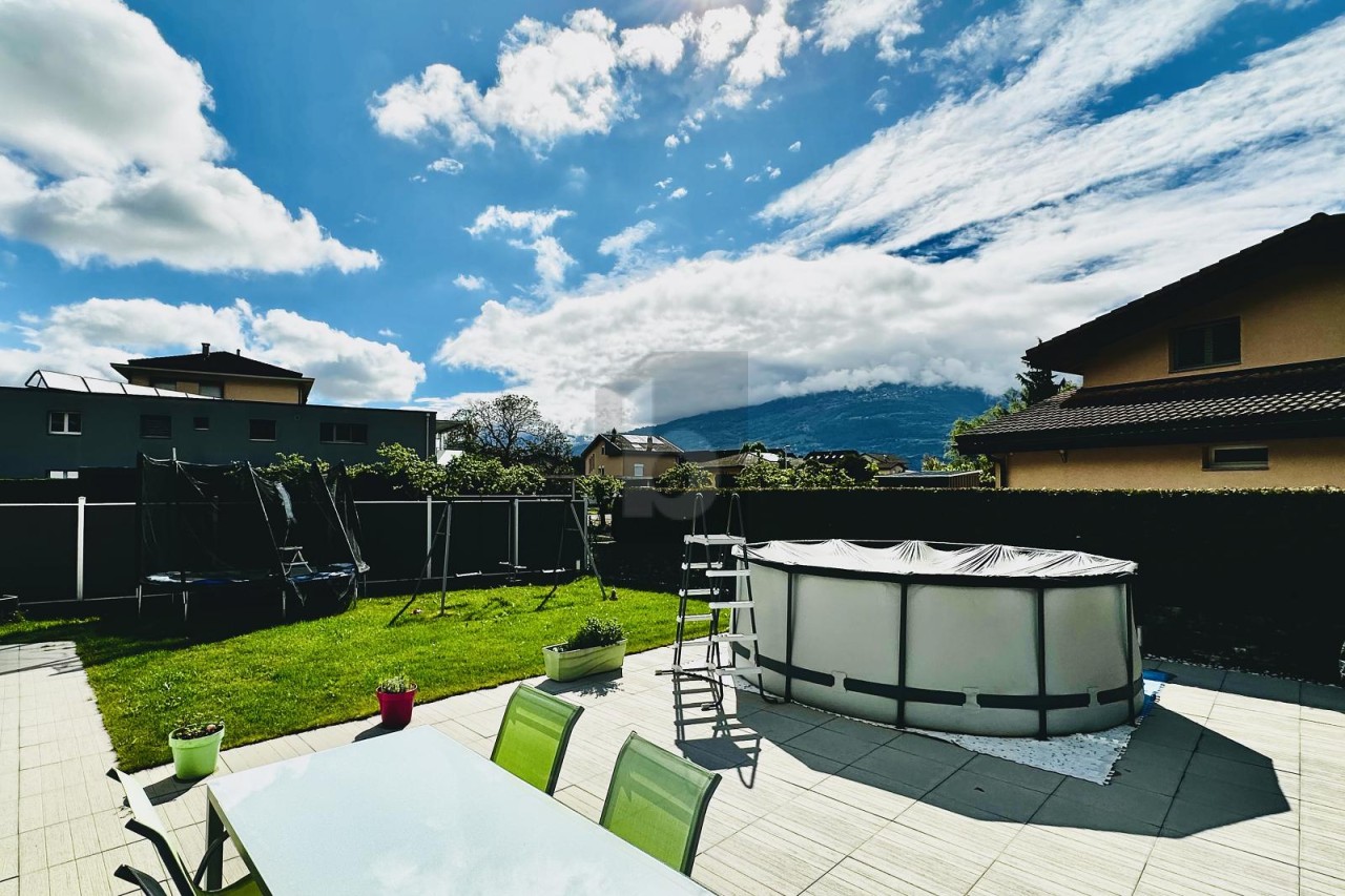 CADRE FAMILIAL, AU CALME, AVEC JARDIN AMENAGE