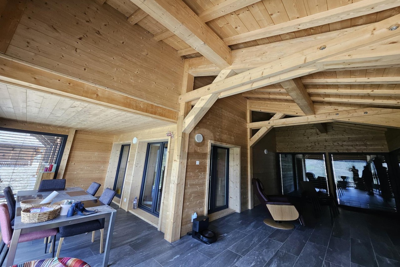 VUE À COUPER LE SOUFFLE DANS CHALET DE LUXE