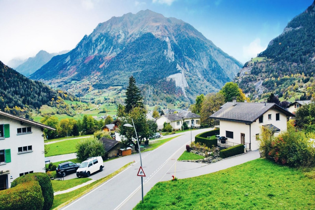 AU CENTRE DU VILLAGE, FACILE D'ACCES, AVEC VUE