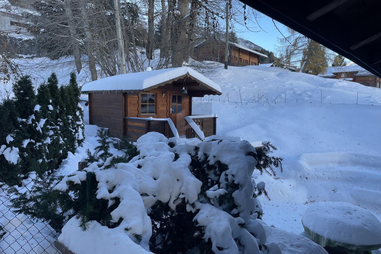 IN DEN ALPEN MIT WUNDERSCHÖNER BERGSICHT