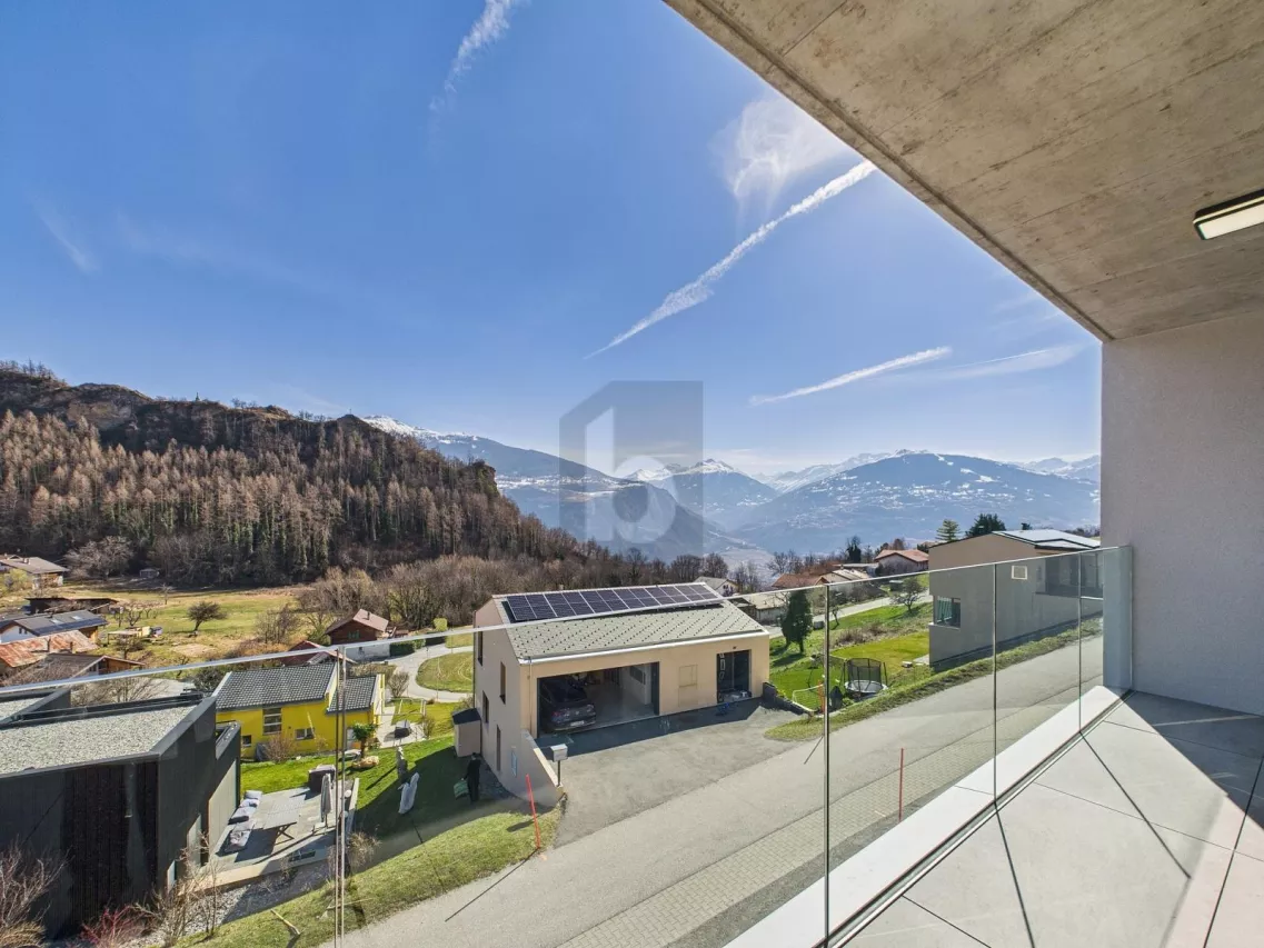 MAISON MODERNE AVEC ASCENSEUR ET PANORAMA