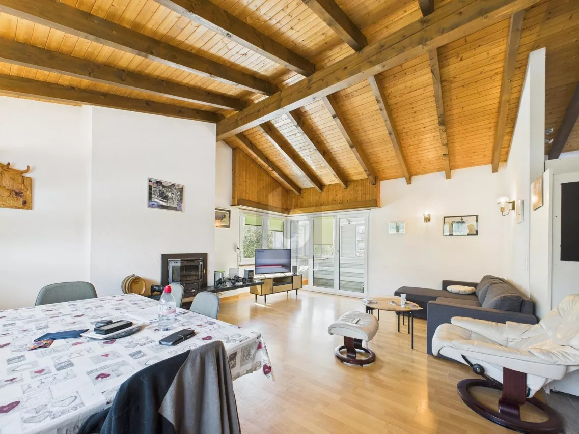 MAISON AVEC UN APPARTEMENT INDÉPENDANT