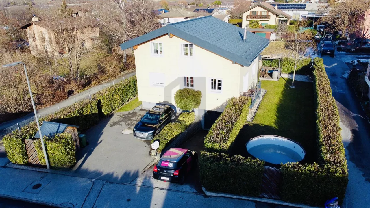 AVEC CACHET, CADRE FAMILIAL, RENOVEE ET SPACIEUSE