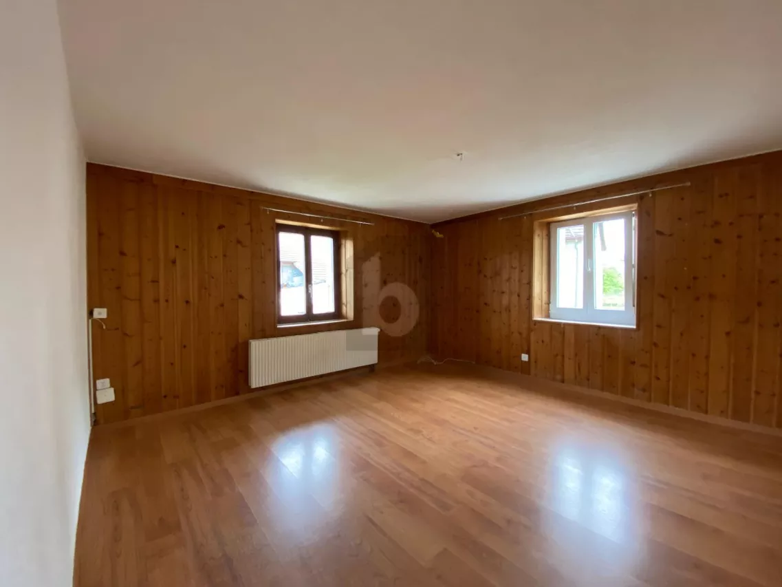 MAISON AVEC DEUX APPARTEMENTS !