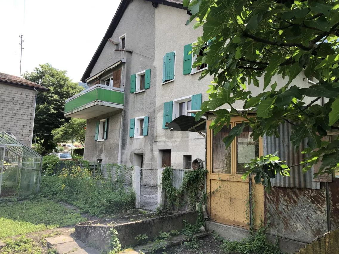 MAISON AVEC DEUX APPARTEMENTS !