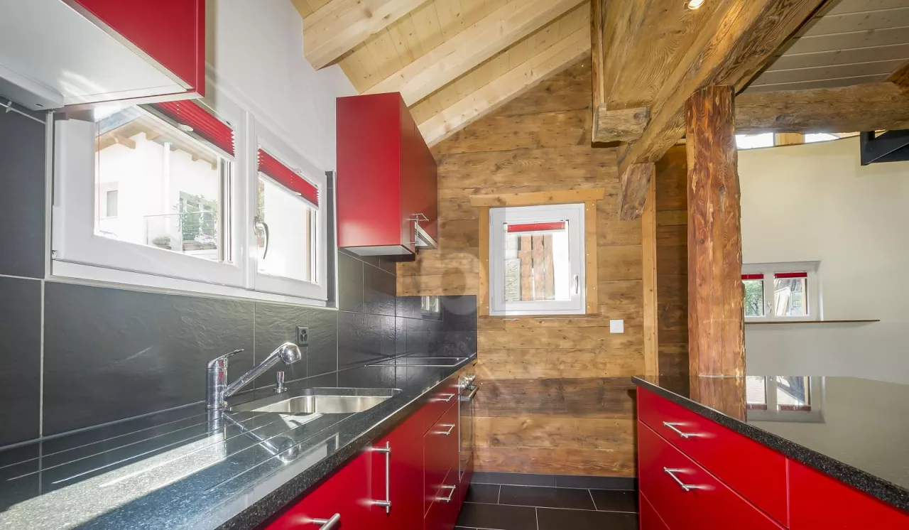 MAISON DE CHARME RÉNOVÉE AU CUR DE MIÈGE