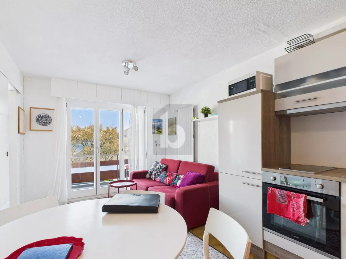 UN REFUGE CONFORTABLE AVEC UNE VUE DE RÊVE
